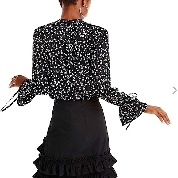 (SOLD)J.CREW Tie-Sleeve Top With Pintucks In Daisy Floral - Picture 2 of 8